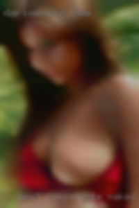 Most compatable naked with Submissives.